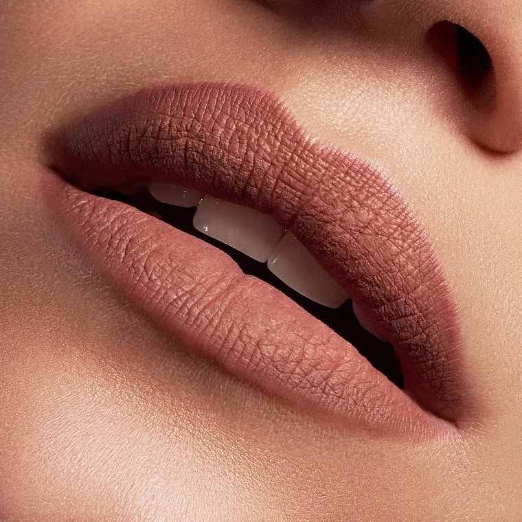 Max Factor Lipfinity Velvet Matte Lip Gloss - 040 Luxe Nude - Image 3